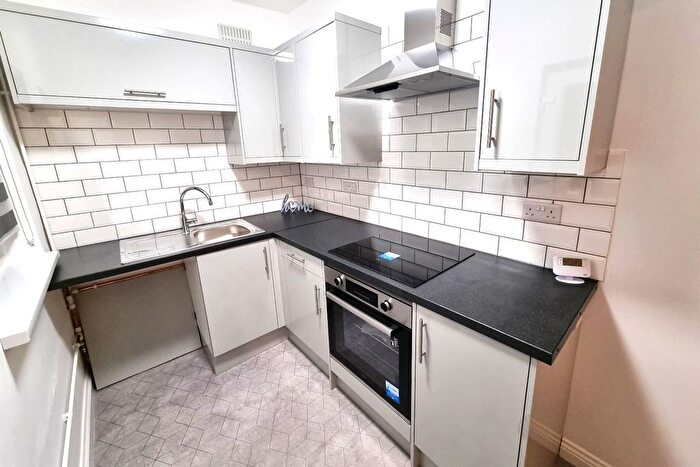 2 Bedroom Town House To Rent In Brighton Road, Derby, Derbyshire, DE24