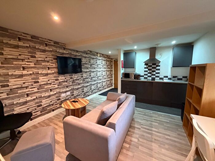 1 Bedroom Flat To Rent In Kirkgate, Huddersfield, HD1