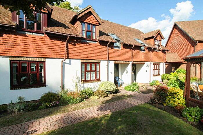 3 Bedroom House For Sale In Primrose Walk, Fleet, GU51