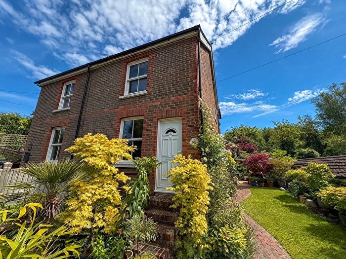 2 Bedroom Property To Rent In Ghyll Road, Crowborough, TN6