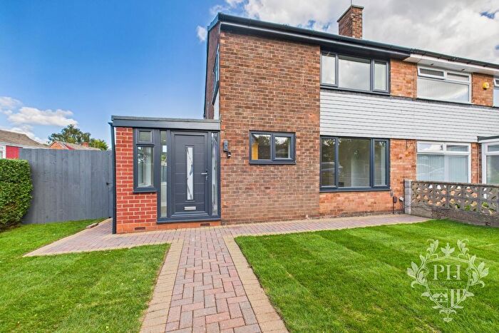 3 Bedroom Semi-detached House For Sale In Skippers Lane, Middlesbrough, TS6