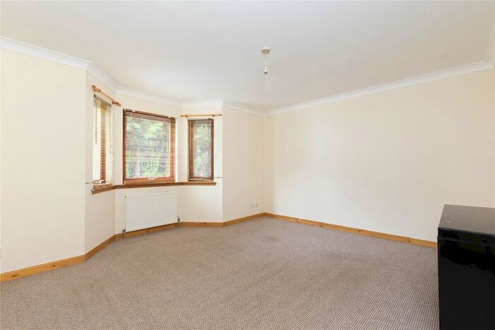 2 Bedroom Flat To Rent In Castleblair Lane, Dunfermline, Fife, KY12