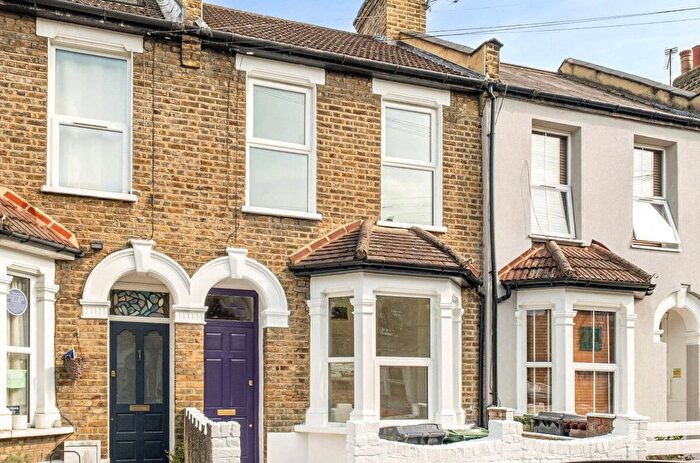 3 Bedroom Detached House For Sale In Farmer Road, Leyton, London, E10