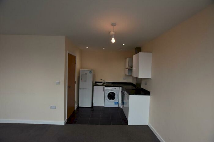 Studio To Rent In Burleys Way, Leicester, LE1
