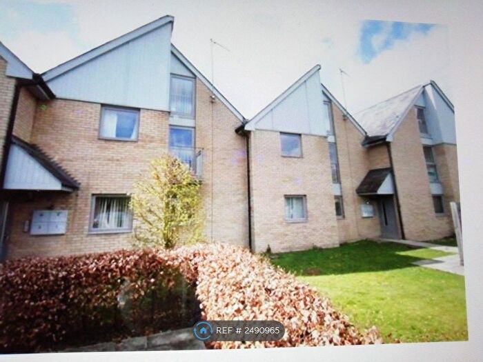3 Bedroom Flat To Rent In Flint Court, Linton, Cambridge, CB21