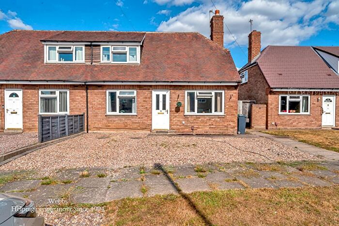 3 Bedroom Semi-Detached Bungalow For Sale In Rutland Crescent, Walsall, WS9