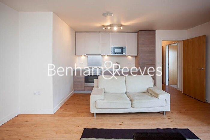 1 Bedroom Apartment To Rent In Beaufort Park, Colindale, NW9