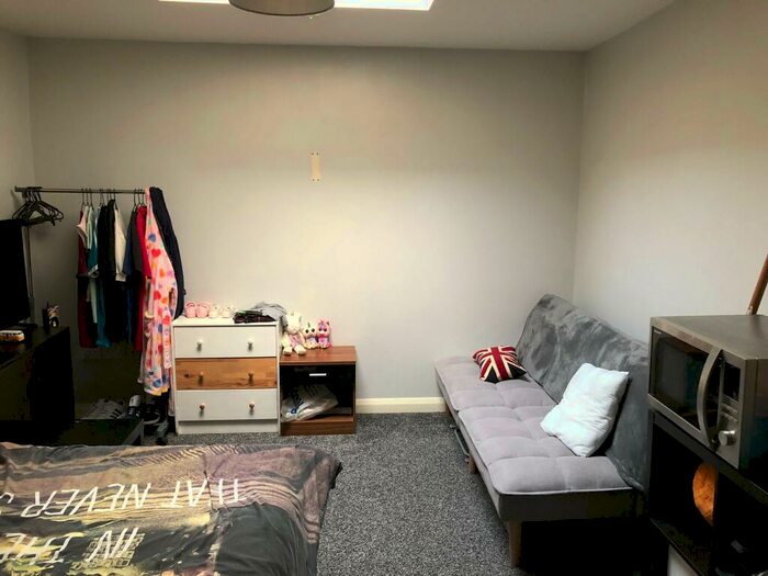 Studio To Rent In Studio North End, Portsmouth, PO2