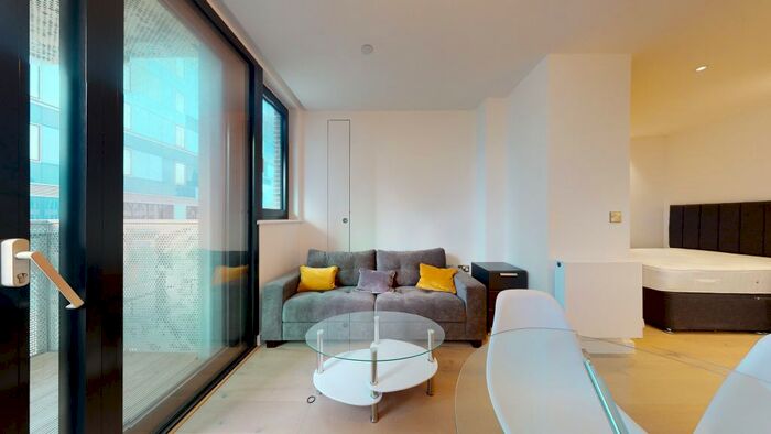 Studio To Rent In Highgate Hill, London, N19