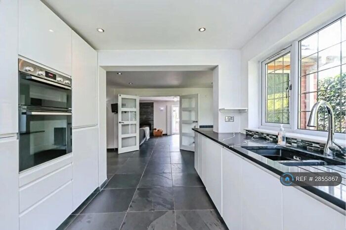 4 Bedroom Bungalow To Rent In Hassock Lane, Heanor, DE75