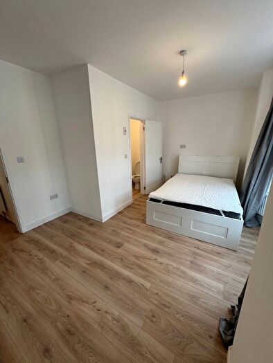 6 Bedroom House To Rent In Cairns' Crescent, Bristol, BS2