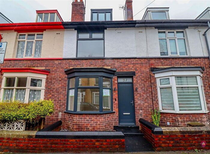 3 Bedroom Terraced House For Sale In Hawksley Avenue, Sheffield, S6