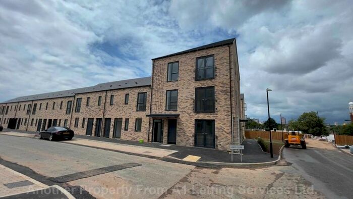 2 Bedroom Flat To Rent In Bird Close, Highgate, B12