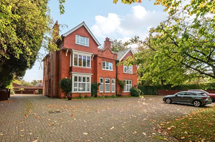 2 Bedroom Flat For Sale In Bargate, DN34