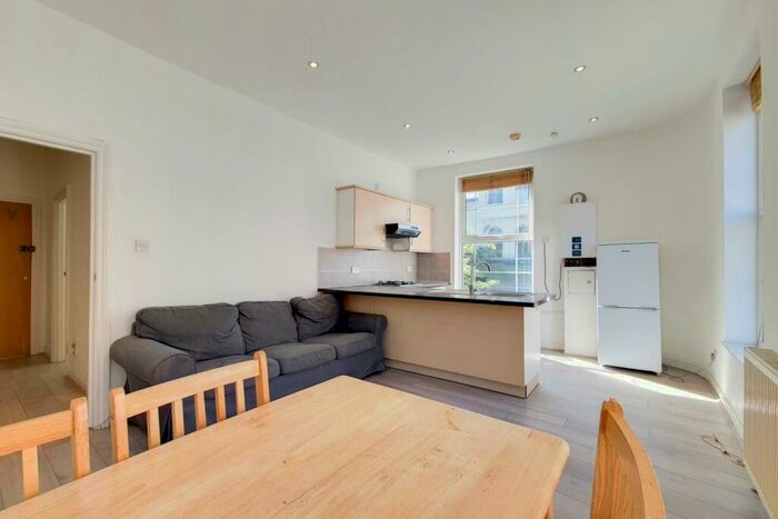 1 Bedroom Flat To Rent In High Street, Sutton, SM1