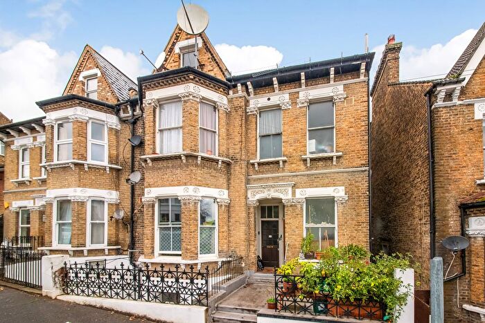 2 Bedroom Flat For Sale In Waldegrave Road, Crystal Palace, SE19