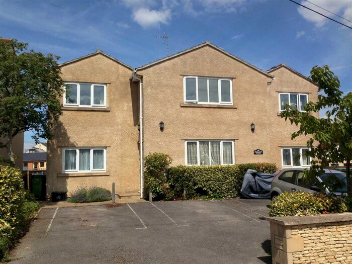2 Bedroom Flat To Rent In Burlands House, - Burlands Road, Chippenham, SN15