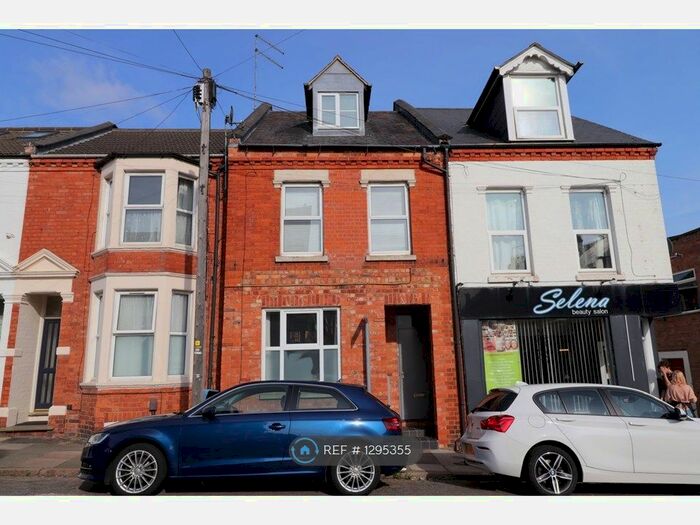 2 Bedroom Flat To Rent In Allen Road, Northampton NN1
