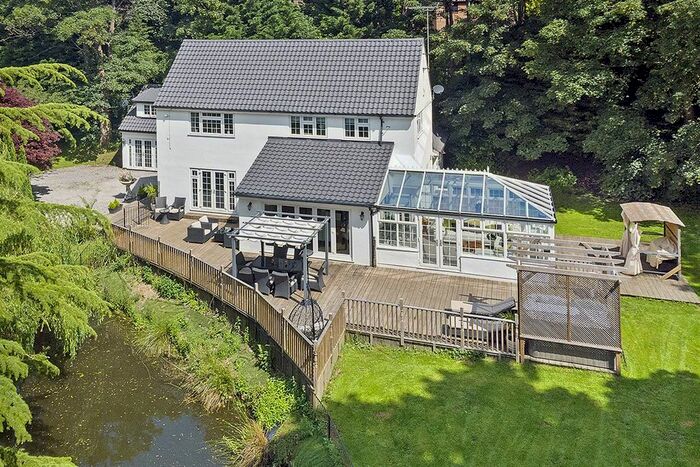 5 Bedroom Detached House To Rent In Lakeside Crescent, Brentwood, Essex, CM14