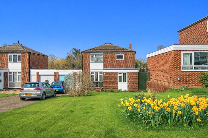 3 Bedroom Link Detached House For Sale In Millersdale, Harlow, CM19