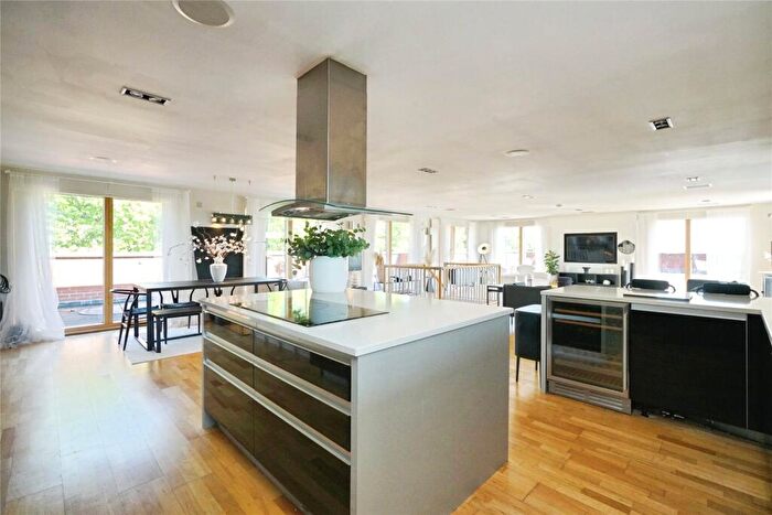 3 Bedroom Flat For Sale In Station Road, Ashby-de-la-Zouch, Leicestershire, LE65
