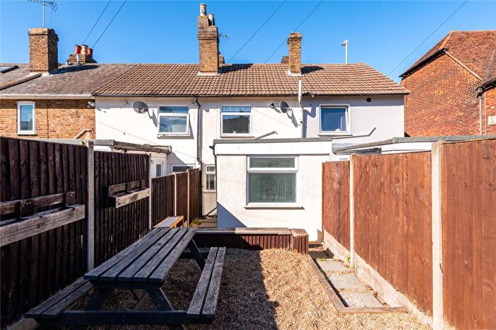 2 Bedroom Terraced House To Rent In London Road, Sittingbourne, Kent, ME10