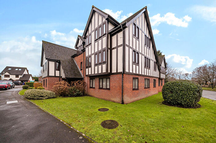 2 Bedroom Apartment For Sale In Wyvern Close, Bracknell, Berkshire, RG12