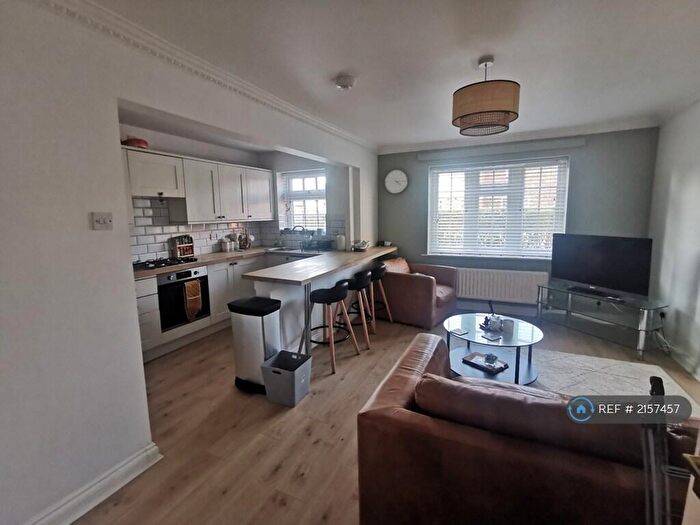 2 Bedroom Maisonette To Rent In Berkeley Mews, Chichester, PO19