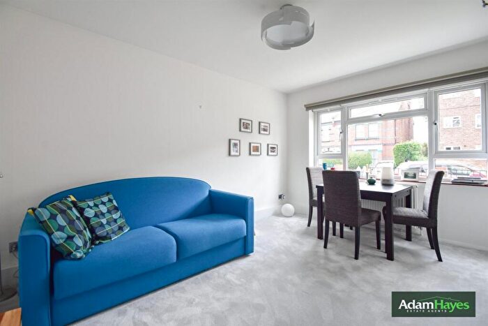 1 Bedroom Apartment To Rent In Dale Grove, North Finchley, N12