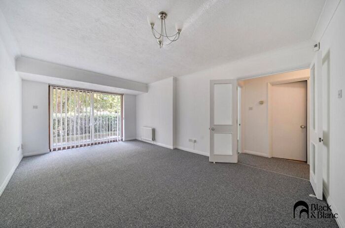 1 Bedroom Apartment For Sale In Park Road, Beckenham, Bromley, BR3