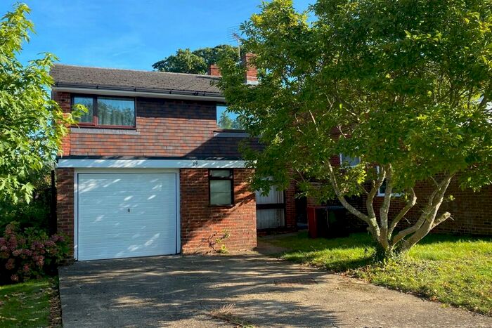 4 Bedroom Detached House To Rent In Greenfields, Nyewood, GU31