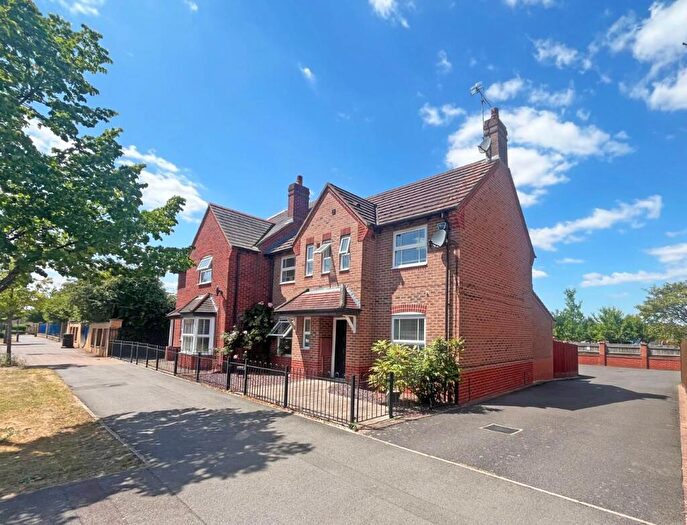 3 Bedroom Semi-Detached House For Sale In West Lake Avenue, Hampton Vale, Peterborough, PE7