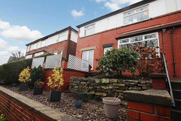 3 Bedroom Semi-Detached House For Sale In Kilnhurst Mount, Todmorden, OL14