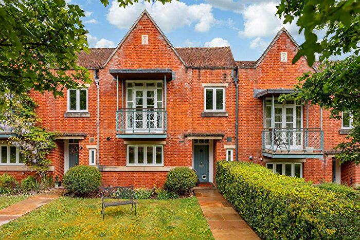 4 Bedroom Terraced House For Sale In Goldings, Hertford, SG14