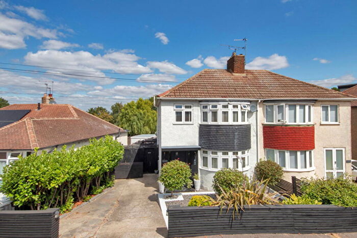 3 Bedroom Semi-Detached House For Sale In Colyer Road, Northfleet, Gravesend, DA11