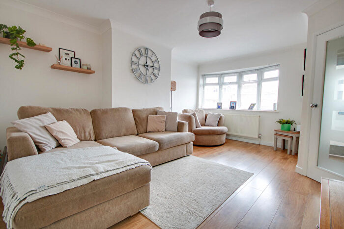 3 Bedroom Terraced House For Sale In Guide Price £, -£, ! West End Park! Popular Residential Location! Beautifully Maintained!, SO18