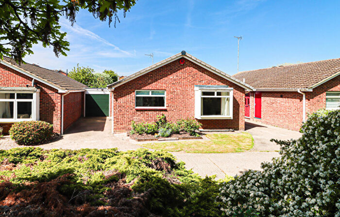 3 Bedroom Detached House For Sale In Villiers Crescent, St Albans, AL4