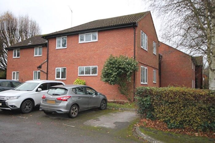 1 Bedroom Flat For Sale In Church Road, Bookham, KT23