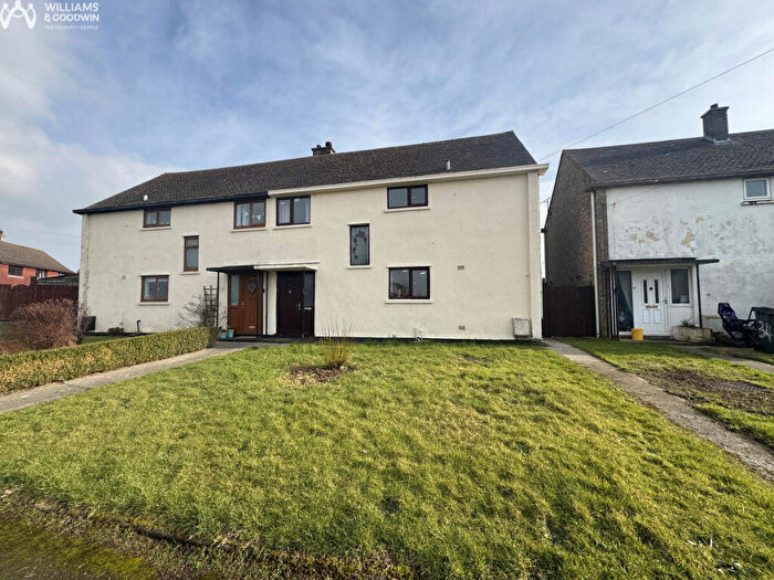 4 Bedroom Semi-Detached House For Sale In Traffwll Road, Holyhead, LL65