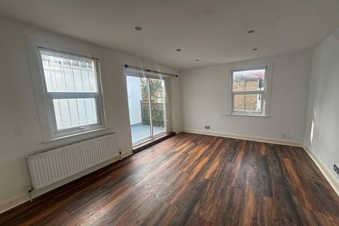 2 Bedroom Flat For Sale In Sydenham Road, CR0