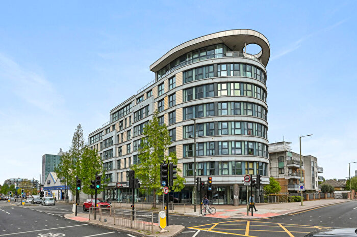 1 Bedroom Flat For Sale In Warneford Court, NW9