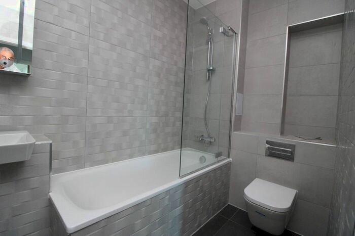 2 Bedroom Flat To Rent In Eastbury Road, Watford, WD19