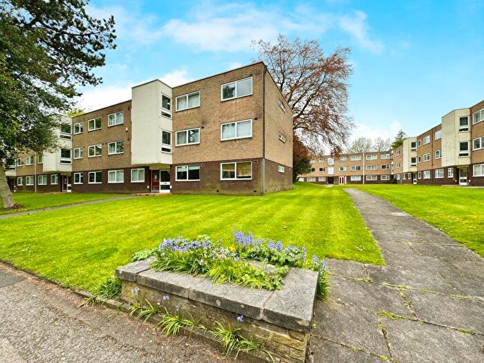 2 Bedroom Flat To Rent In Brooklands Road, Sale, Greater Manchester, M33