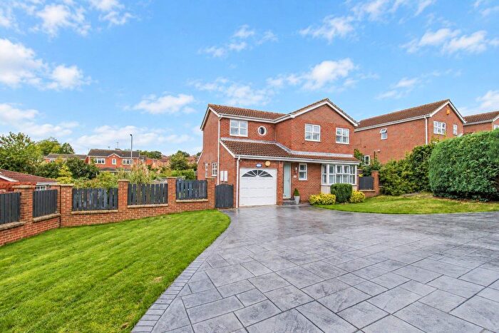 4 Bedroom Detached House For Sale In Brackenwood Court, Outwood, Wakefield, WF1