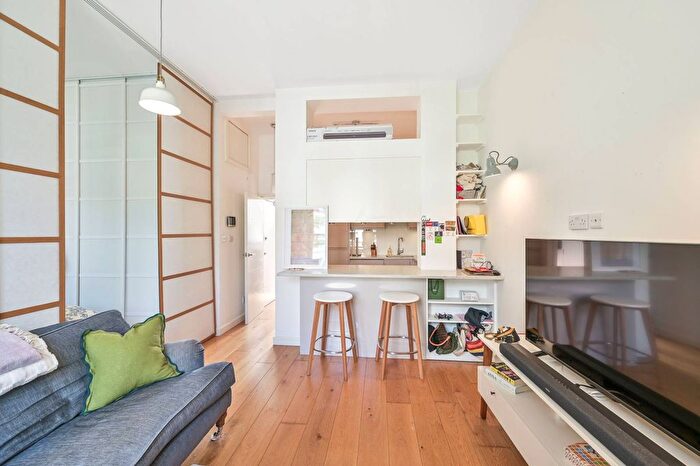 1 Bedroom Flat For Sale In Iverson Road, West Hampstead, London, NW6