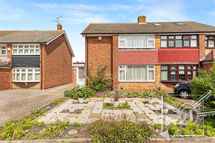 3 Bedroom Property For Sale In Astra Drive, Gravesend, DA12