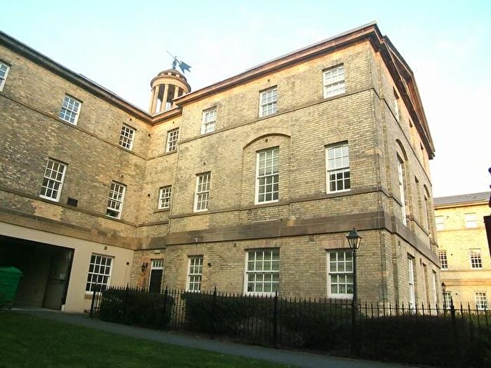 1 Bedroom Property To Rent In Chaloner Grove, Wakefield, WF1