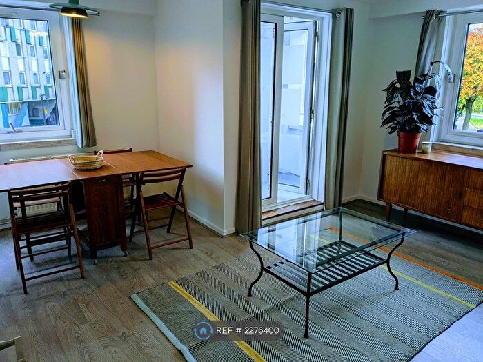 2 Bedroom Flat To Rent In Puteaux House, London, E2