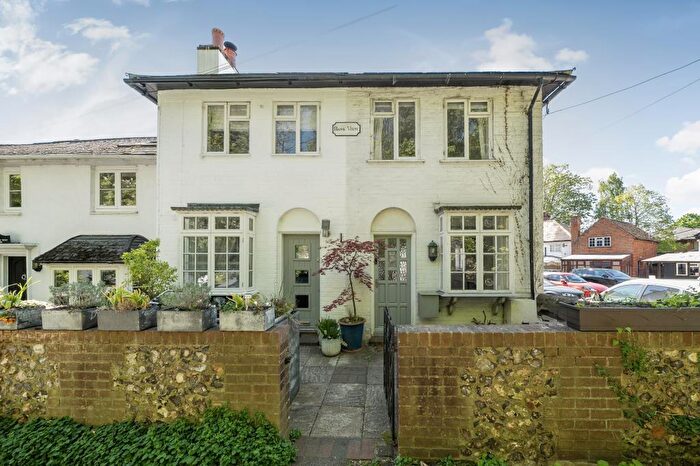 2 Bedroom Cottage To Rent In Wargrave Road, Henley, RG9
