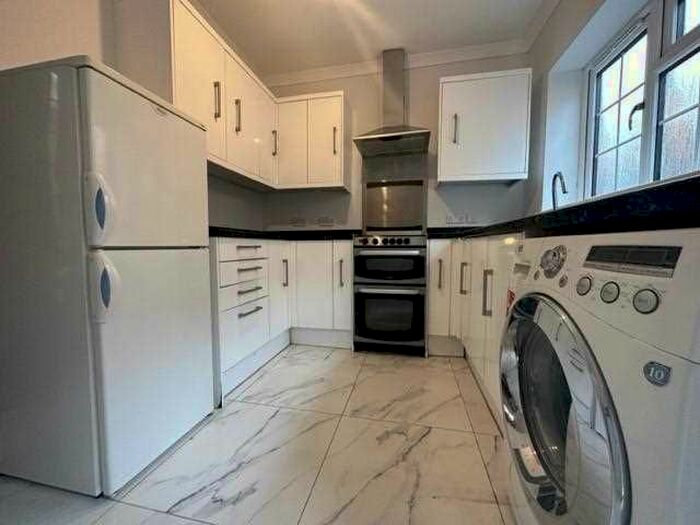 1 Bedroom Flat To Rent In Church Grove, Wexham, Slough, SL3